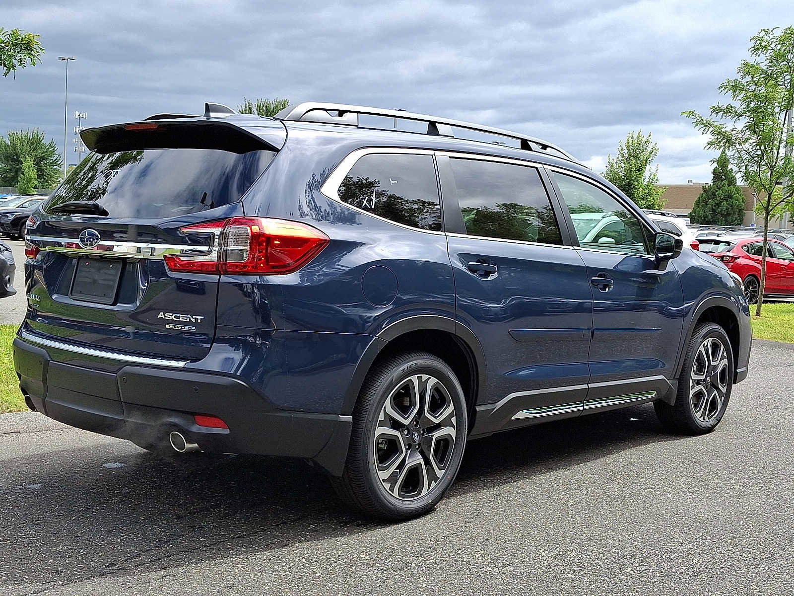 New 2025 Subaru Ascent Limited image 4
