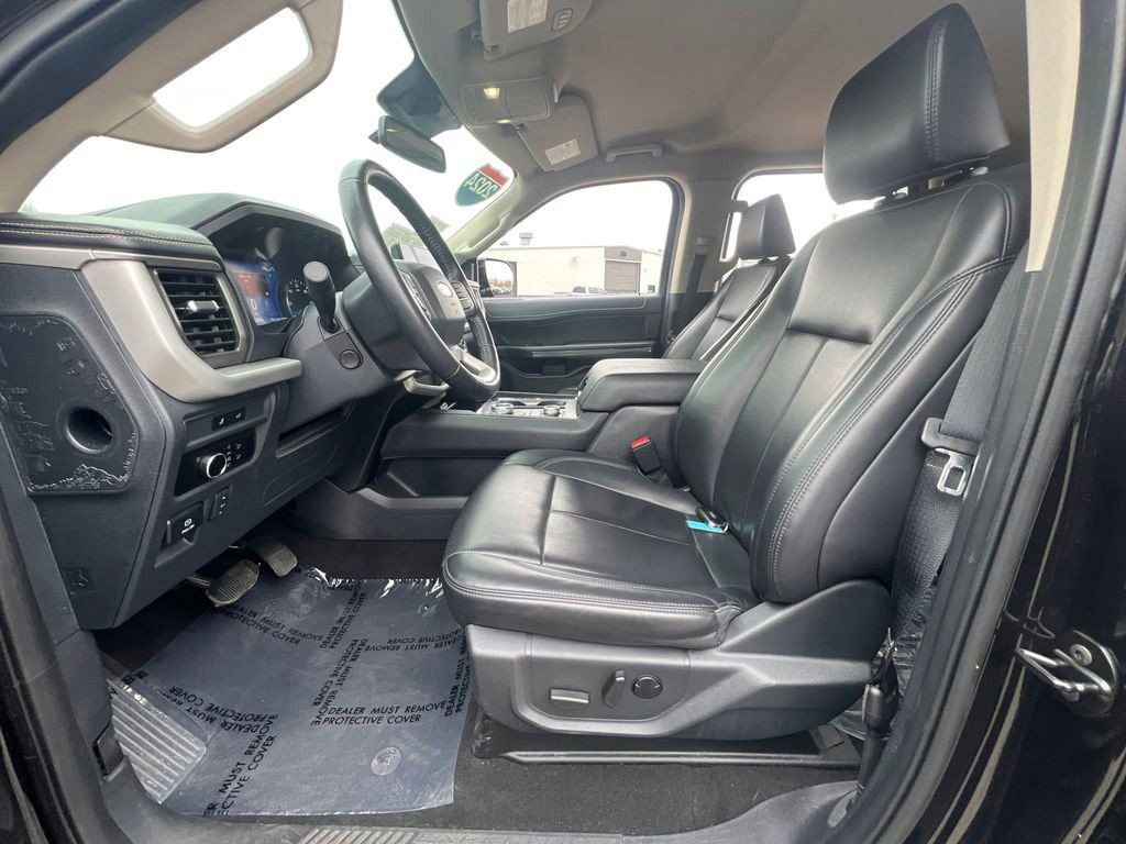 Used 2024 Ford Expedition XLT image 26