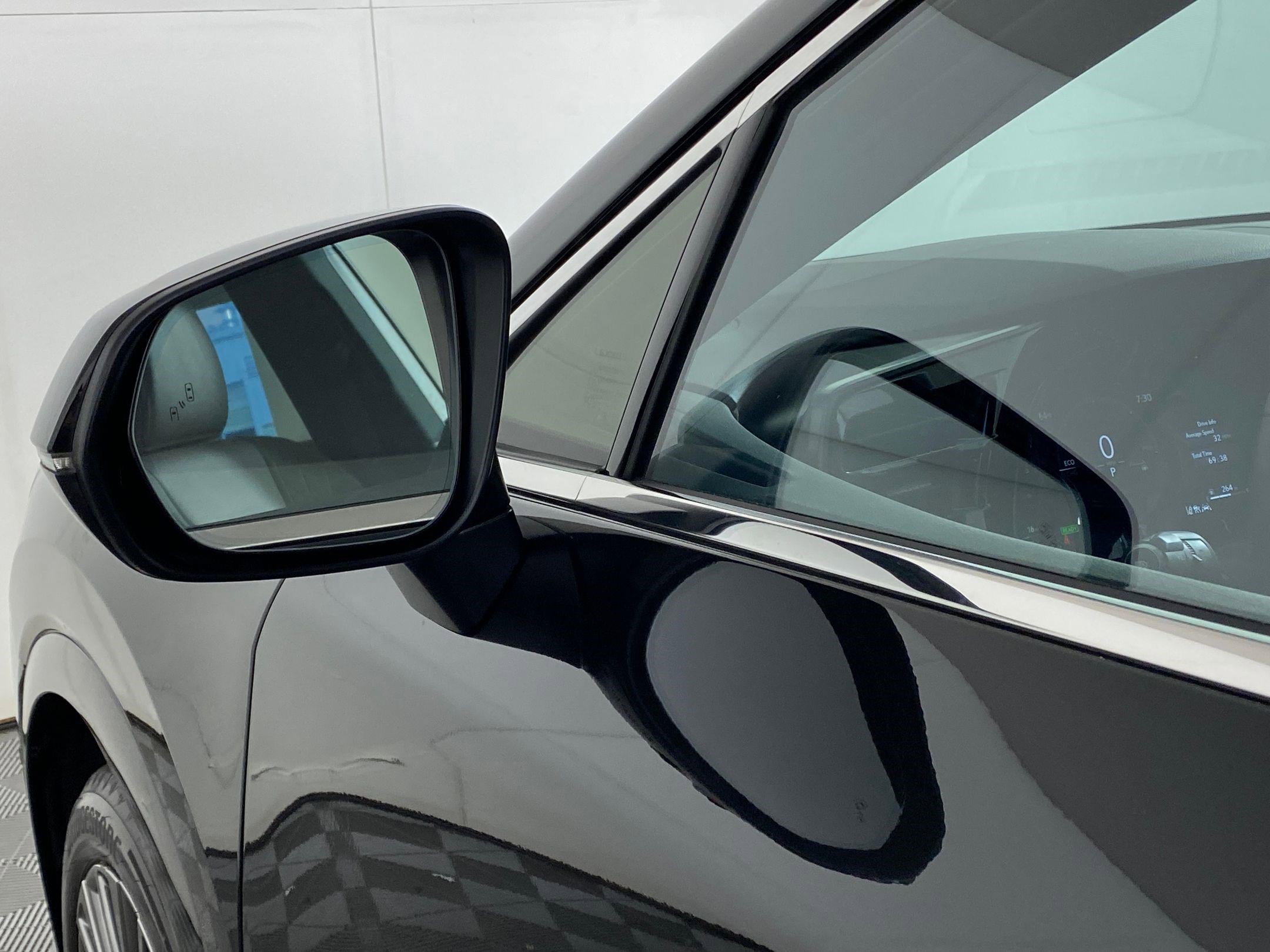 Used 2025 Lexus RX 450h AWD w/ Convenience Package image 23