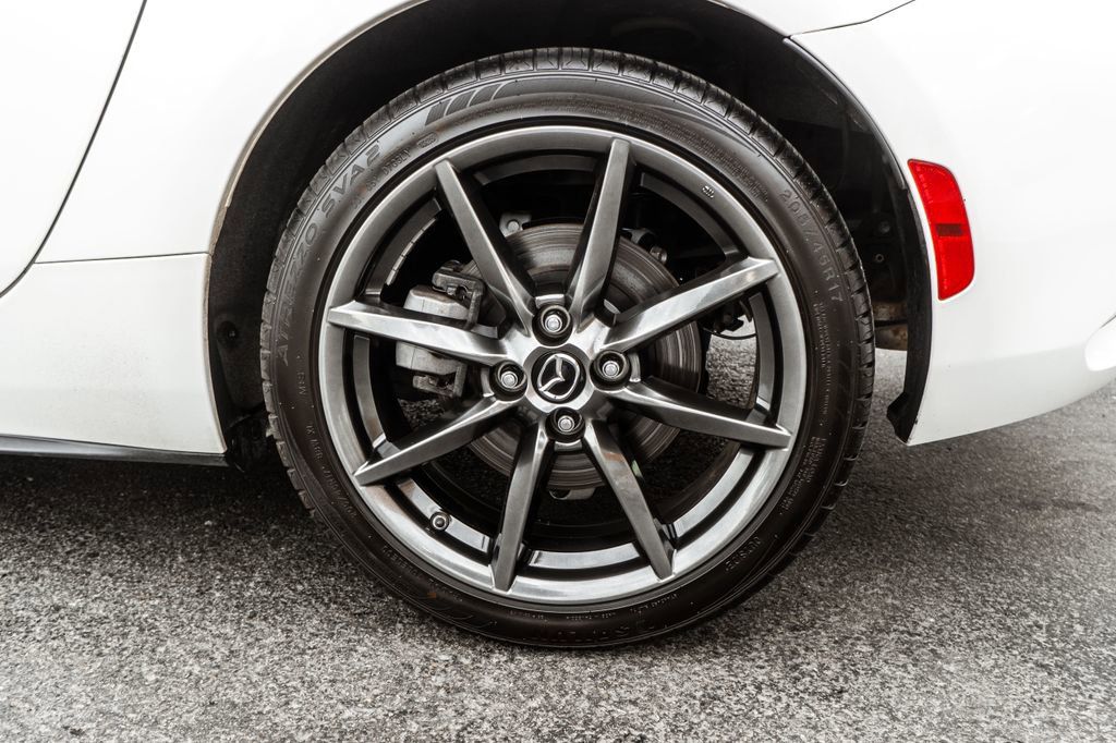Used 2019 MAZDA MX-5 Miata RF Grand Touring image 33