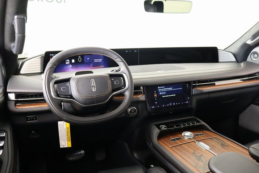 New 2025 Lincoln Navigator Black Label image 2