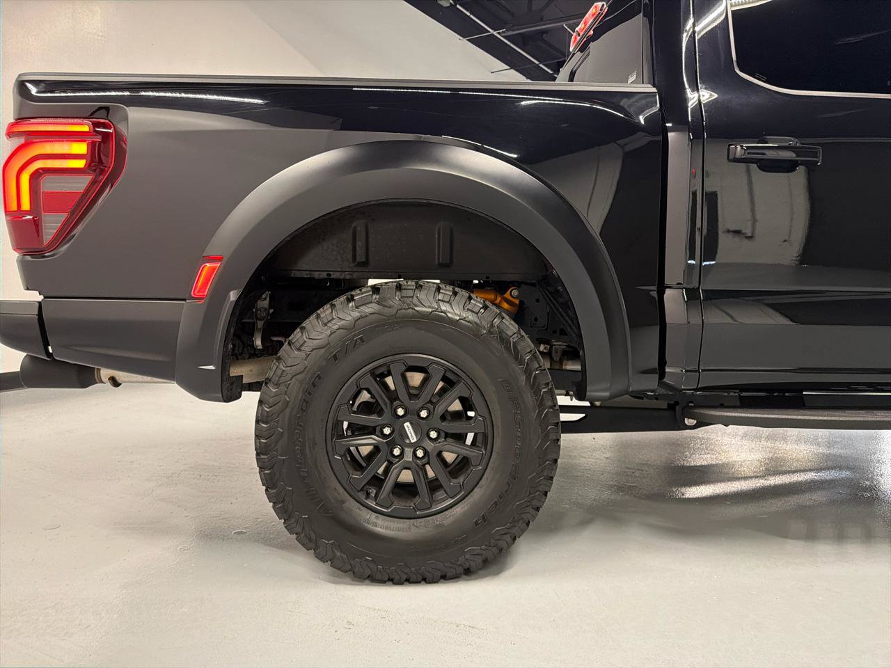 Used 2024 Ford F150 Raptor AWD/4WD image 10