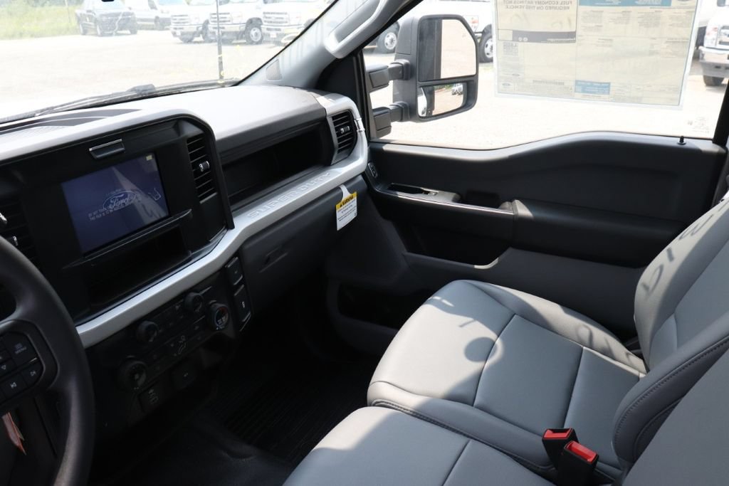 New 2026 Ford F550 2WD Regular Cab Super Duty image 13