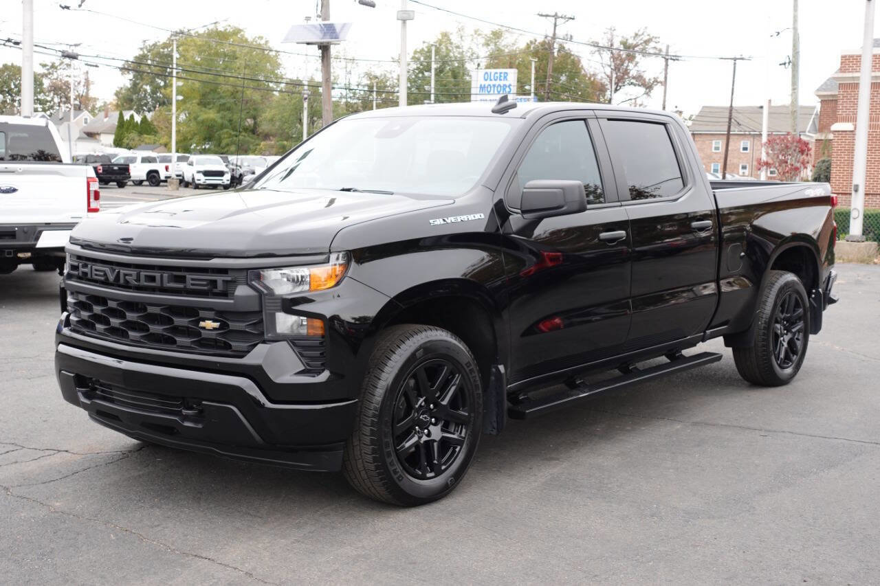 Used 2023 Chevrolet Silverado 1500 Custom image 1