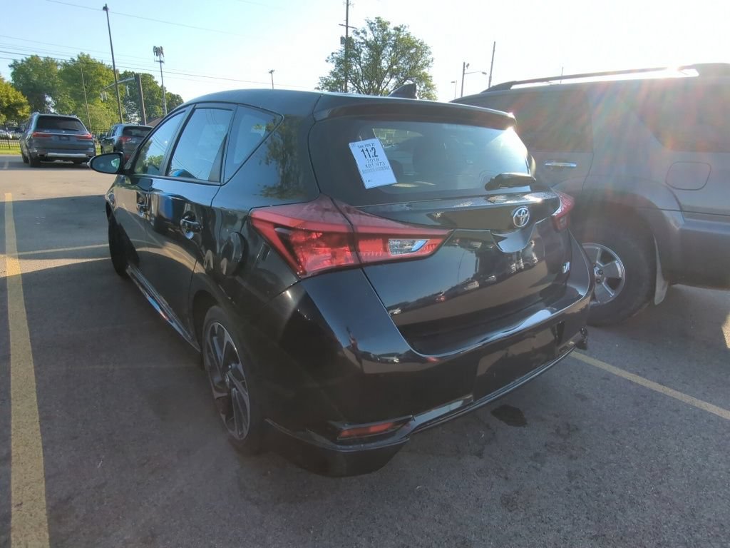 Used 2018 Toyota Corolla iM w/ Carpet Mat Package (TMS) FWD image 4