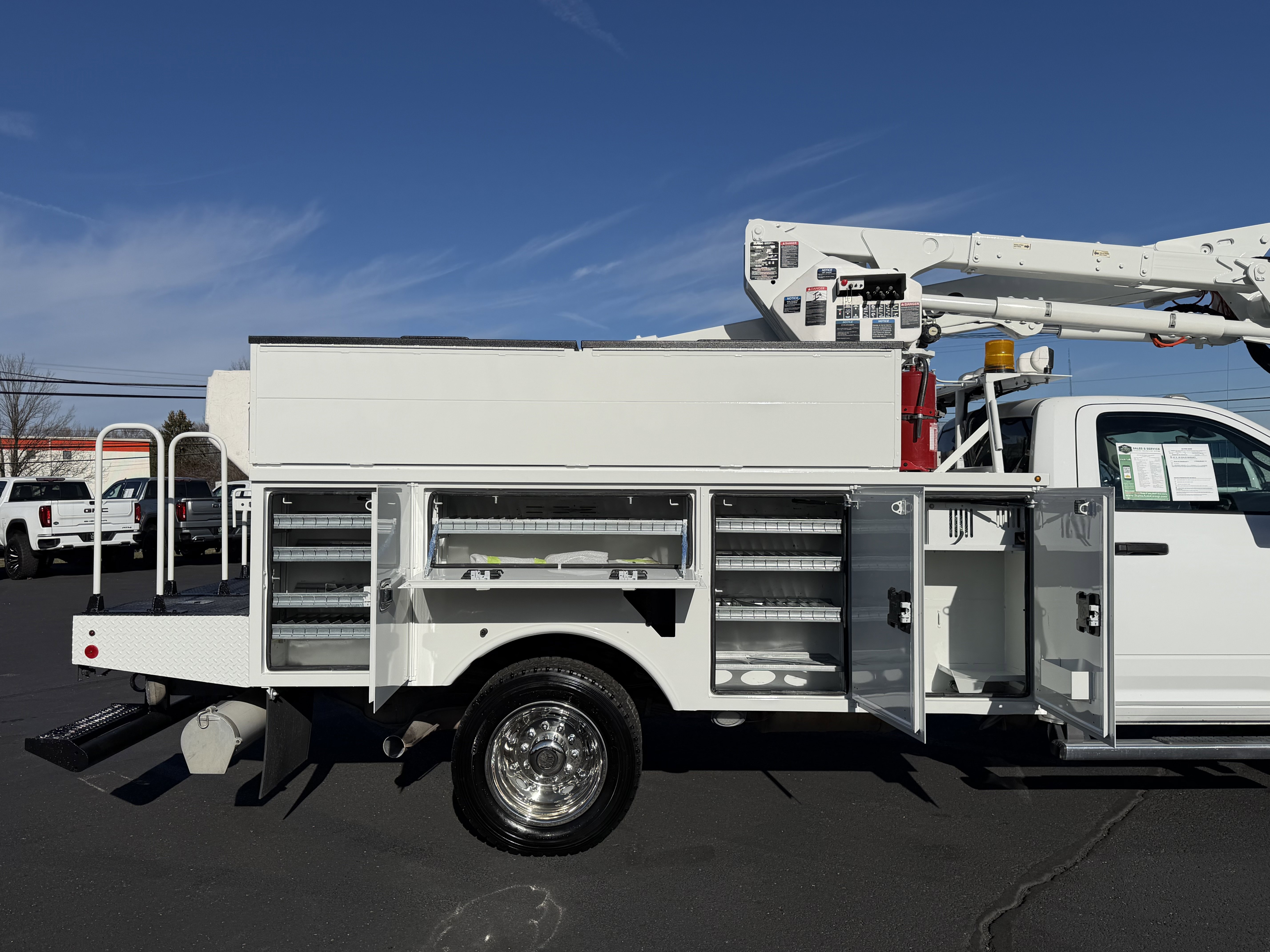 Used 2018 RAM 5500 Tradesman w/ Power & Remote Entry Group image 5