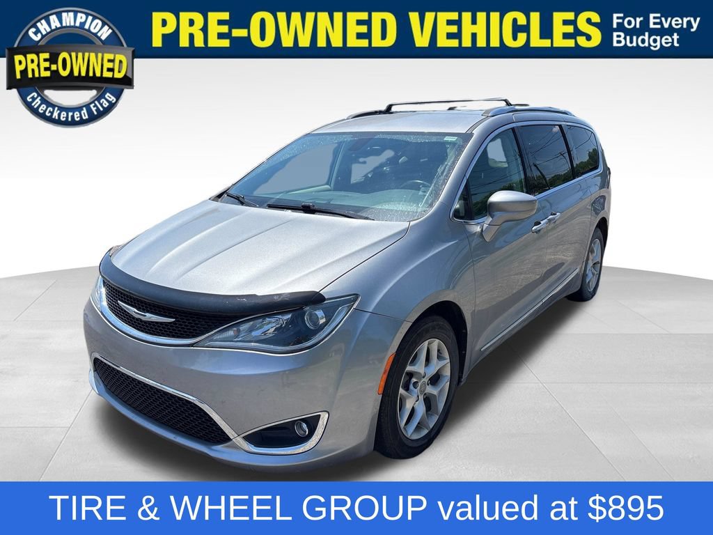 Used 2017 Chrysler Pacifica Touring-L Plus FWD image 1