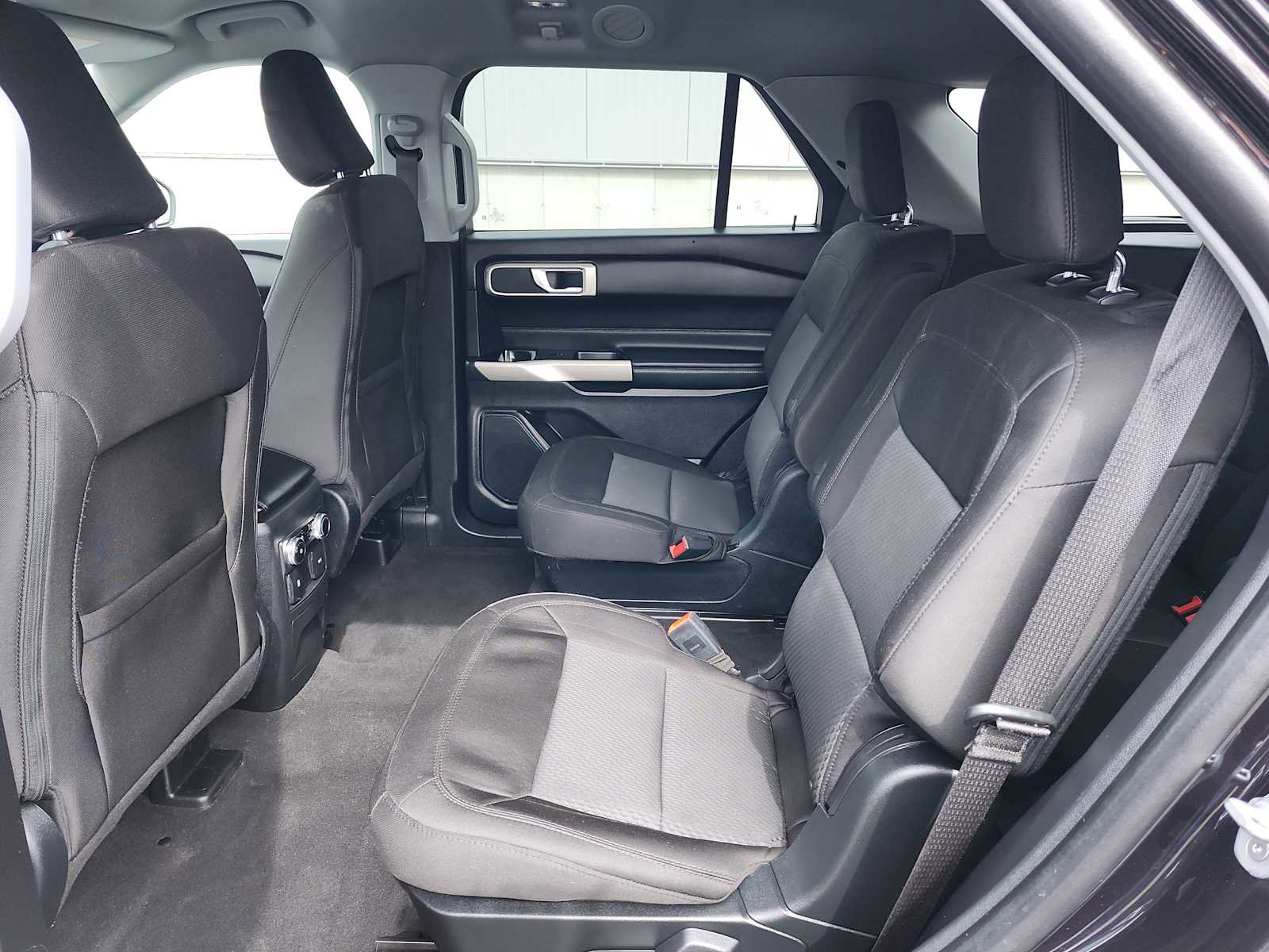 Used 2023 Ford Explorer XLT image 15
