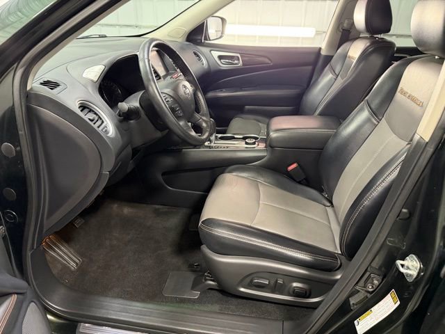 Used 2020 Nissan Pathfinder SL image 13