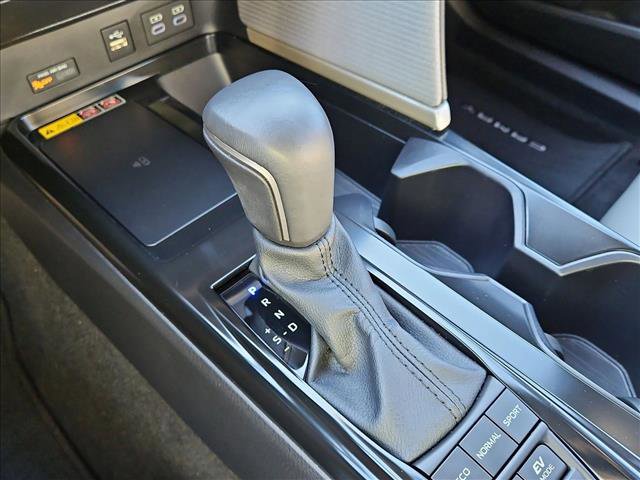 Used 2025 Toyota Camry SE image 14