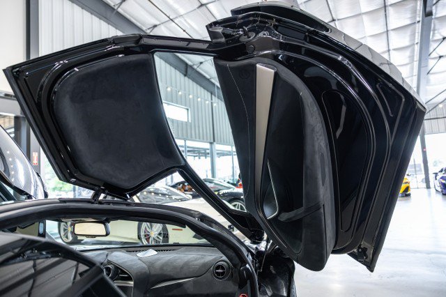 Used 2021 McLaren 720S Performance RWD image 33