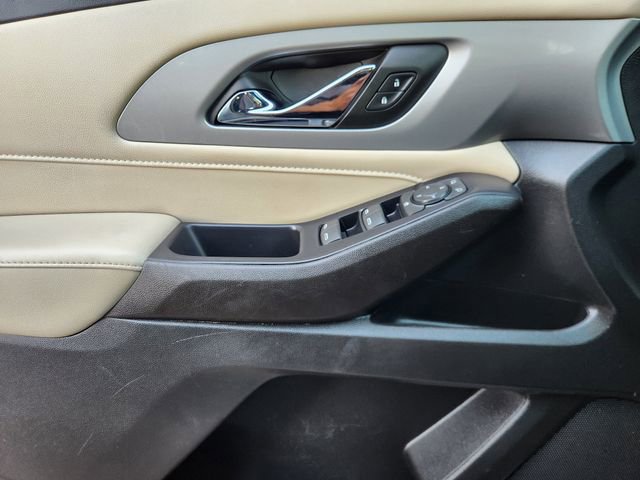 Used 2022 Chevrolet Traverse LS image 18