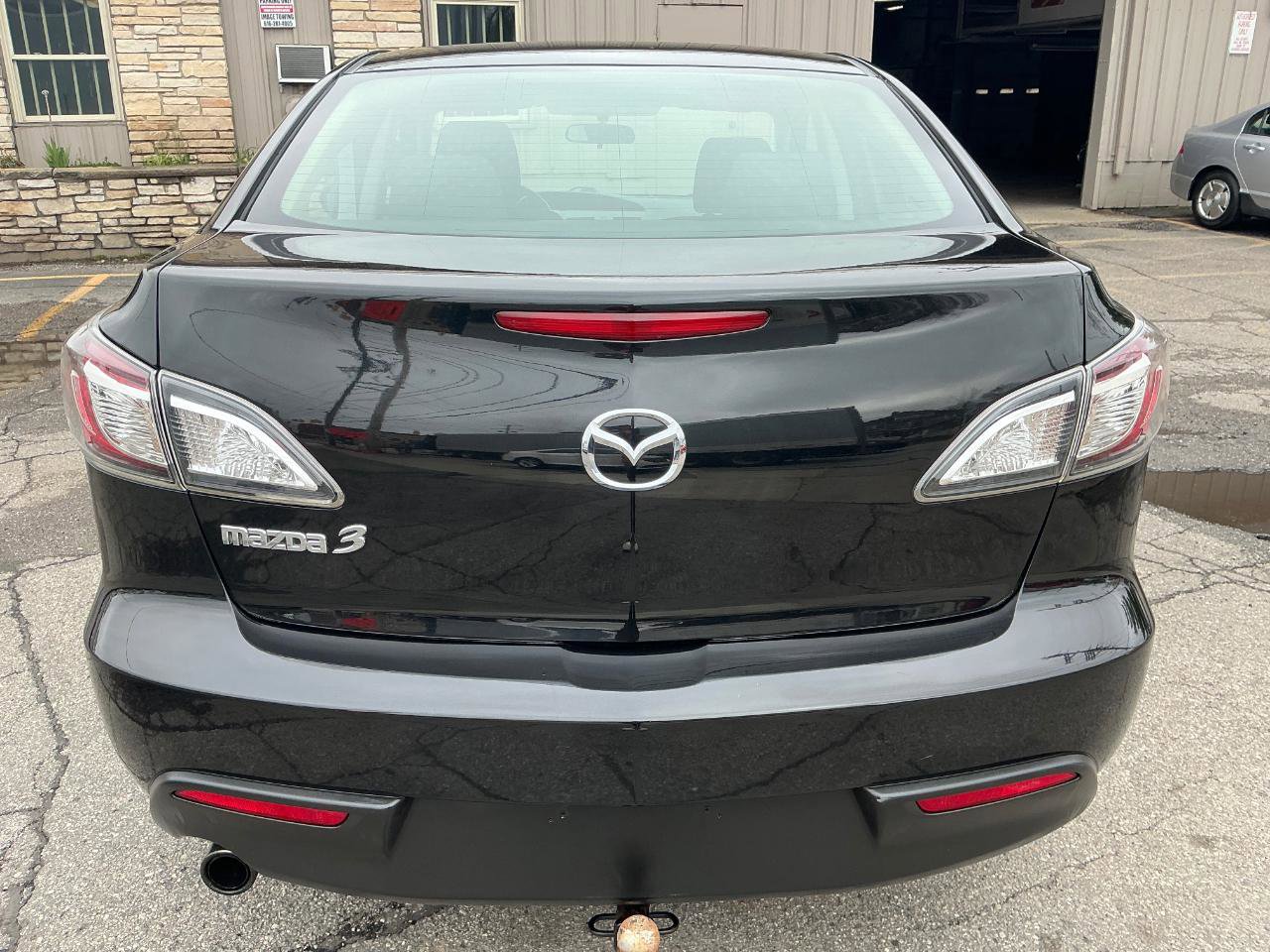 Used 2010 MAZDA MAZDA3 i Touring FWD image 4