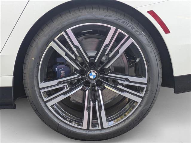 New 2026 BMW 750e xDrive w/ Premium Package image 10