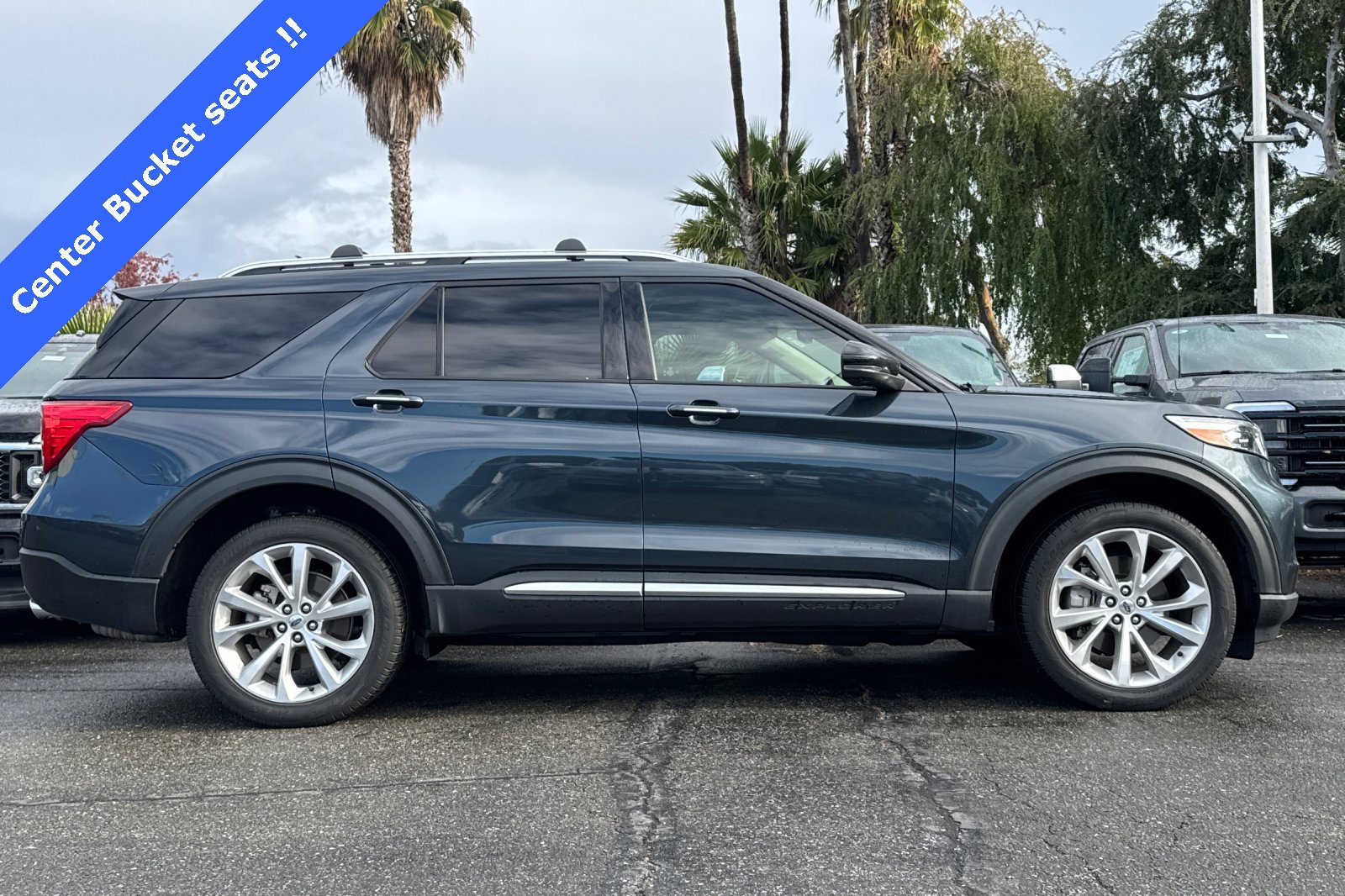 Certified 2022 Ford Explorer Platinum w/ Technology Package image 3