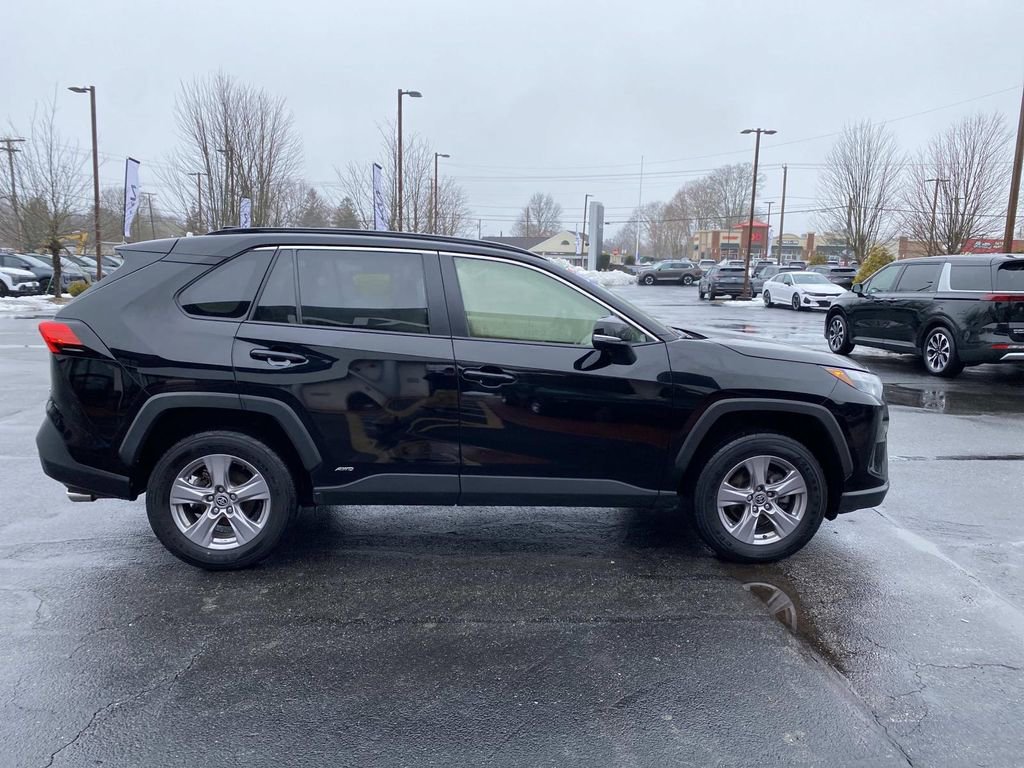 Used 2024 Toyota RAV4 XLE w/ Convenience Package image 9