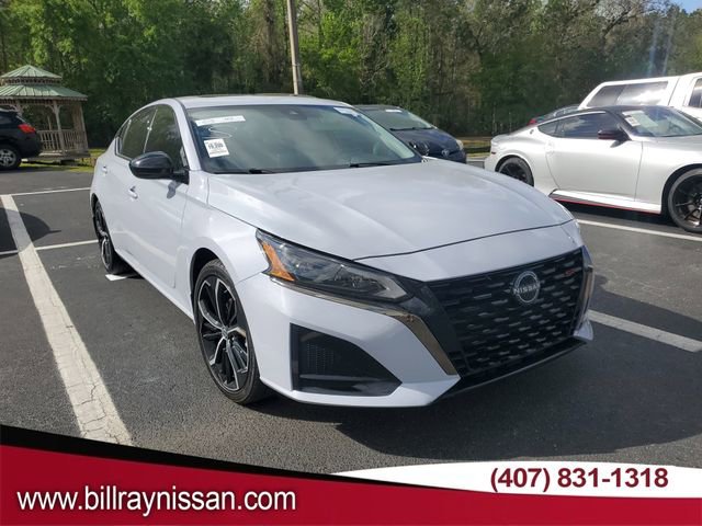 Used 2023 Nissan Altima 2.5 SR w/ SR Premium Package image 1