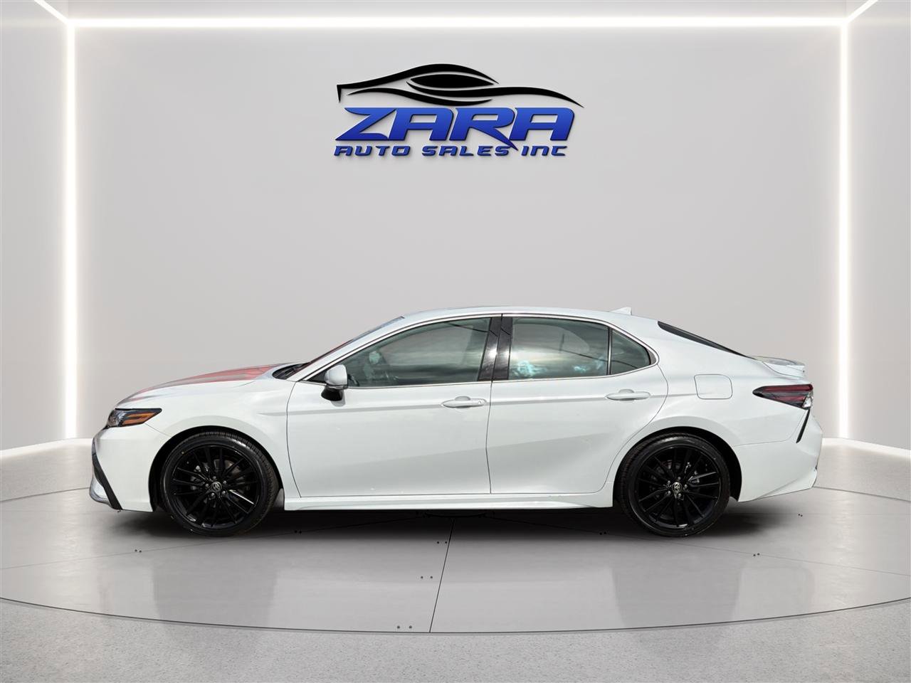 Used 2022 Toyota Camry XSE w/ Carpet Mat Package (TMS) image 4