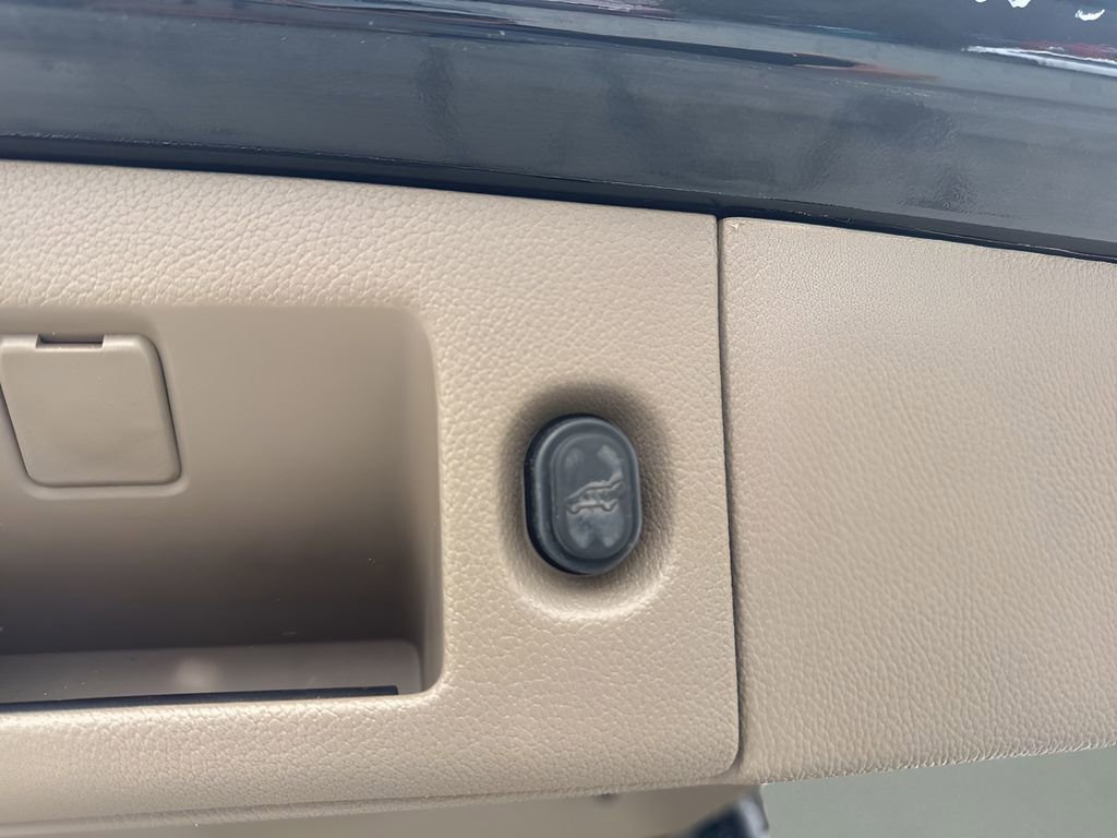 Used 2017 Chevrolet Tahoe Premier image 33