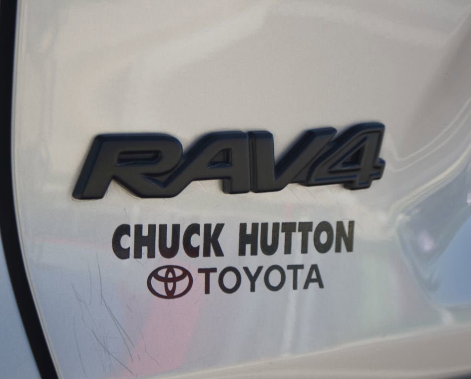 Used 2022 Toyota RAV4 LE FWD image 16