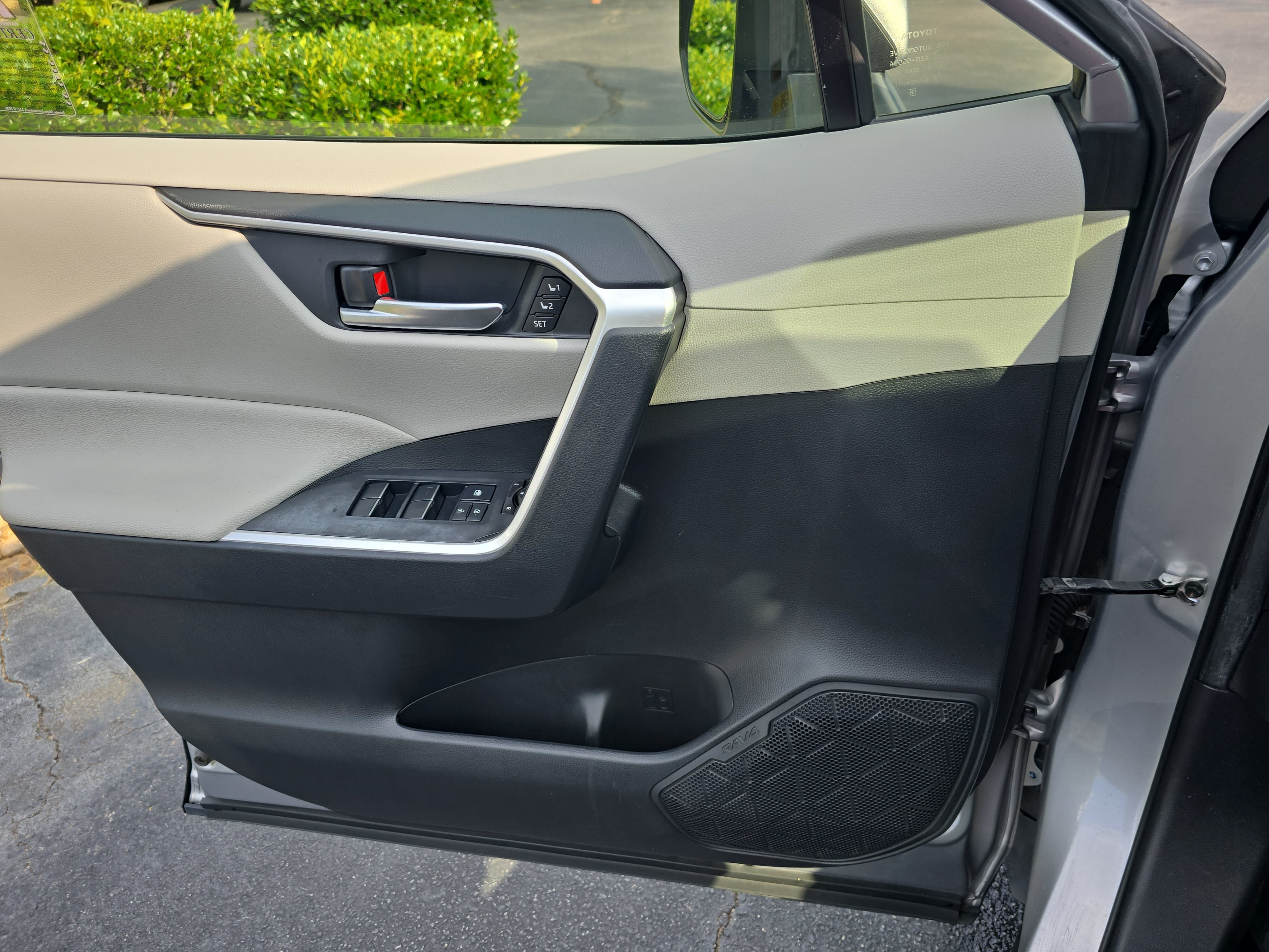 Used 2019 Toyota RAV4 XLE Premium w/ Advanced Technology Package FWD image 27