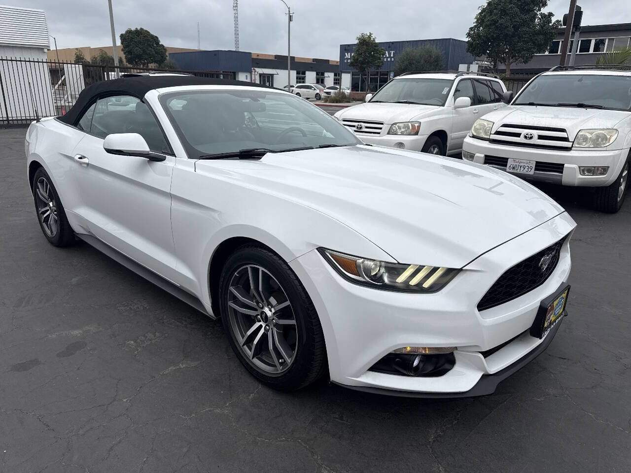 Used 2016 Ford Mustang Premium image 30