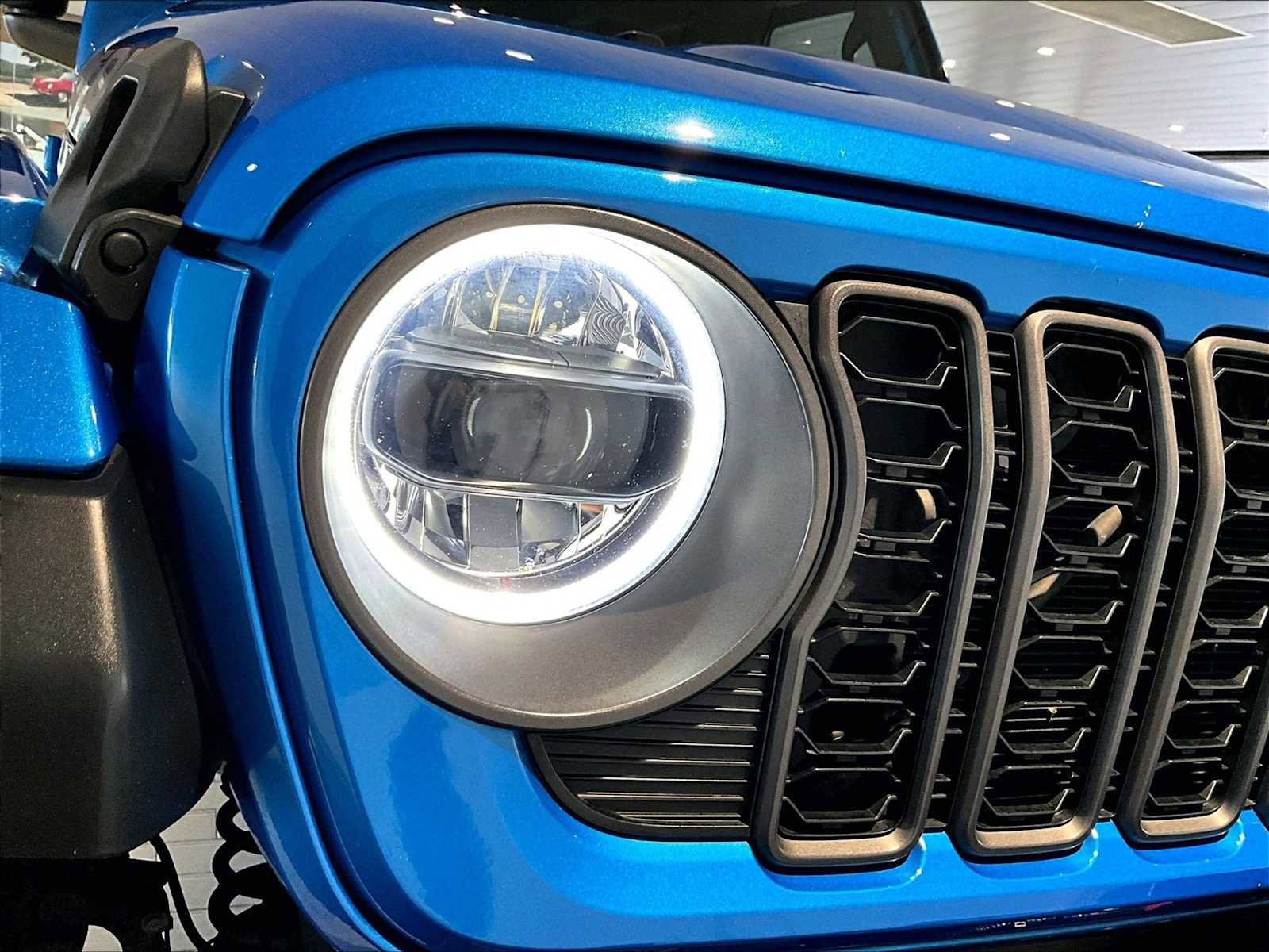 Used 2024 Jeep Wrangler Unlimited Rubicon AWD/4WD image 15