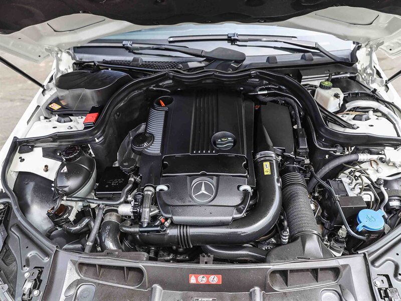 Used 2013 Mercedes-Benz C 250 Sedan image 32