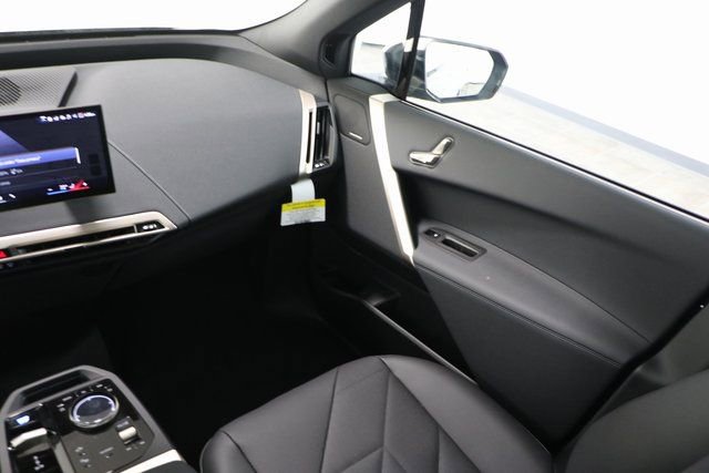 Used 2025 BMW iX xDrive50 image 23