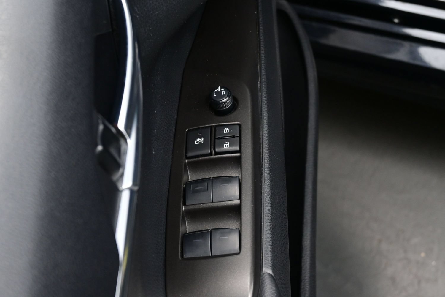 Used 2024 Toyota Camry SE FWD image 10