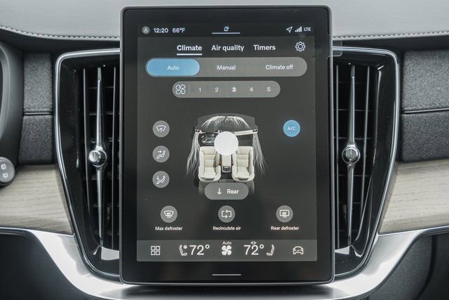 New 2026 Volvo XC90 B6 Plus w/ Protection Package Premier image 22