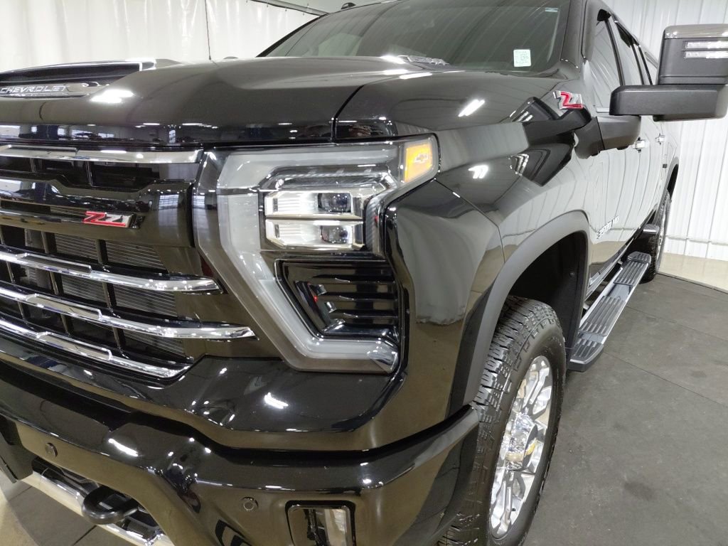 Certified 2025 Chevrolet Silverado 3500 LT w/ Z71 Chrome Sport Edition image 13