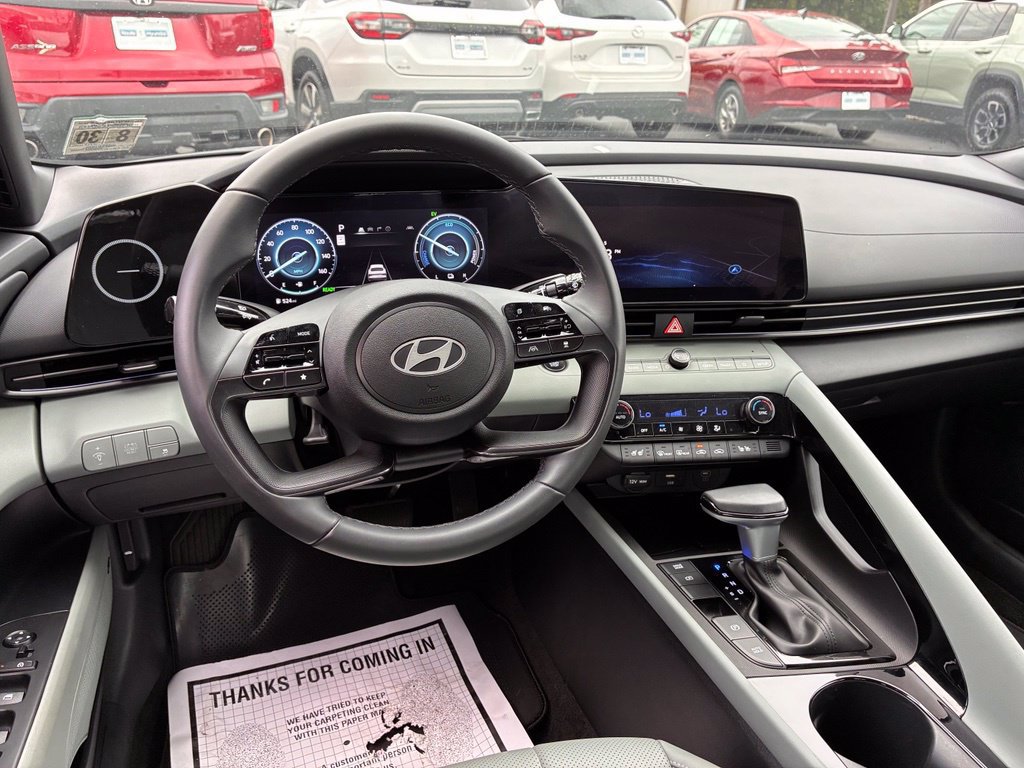 Certified 2025 Hyundai Elantra Limited FWD image 29