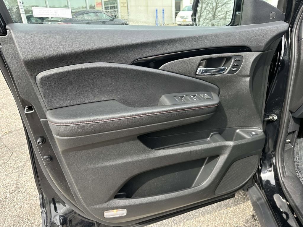 Certified 2023 Honda Ridgeline Black Edition image 15