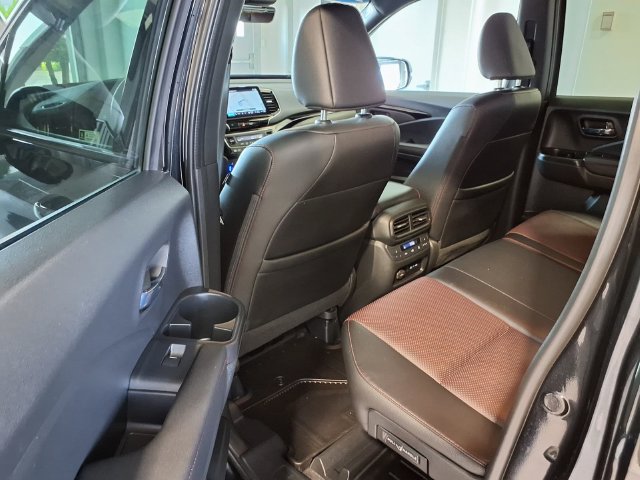 Certified 2024 Honda Ridgeline Black Edition image 17