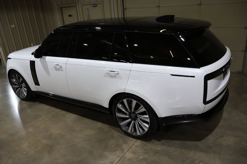 Used 2024 Land Rover Range Rover Long Wheelbase SE image 9