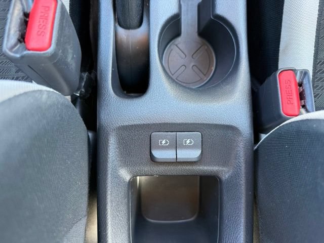 Used 2022 Nissan Versa SV FWD image 25