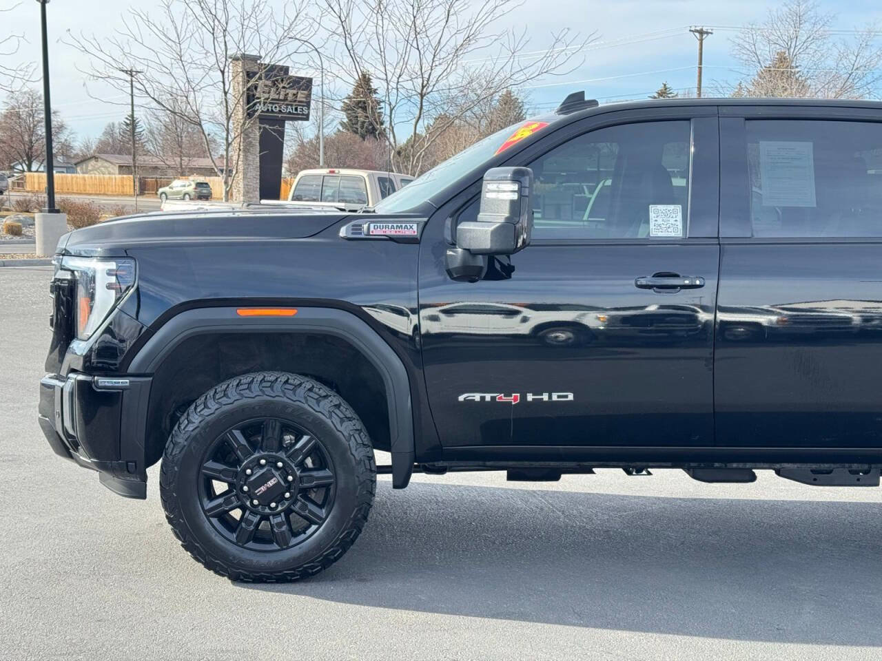 Used 2024 GMC Sierra 2500 AT4 AWD/4WD image 11