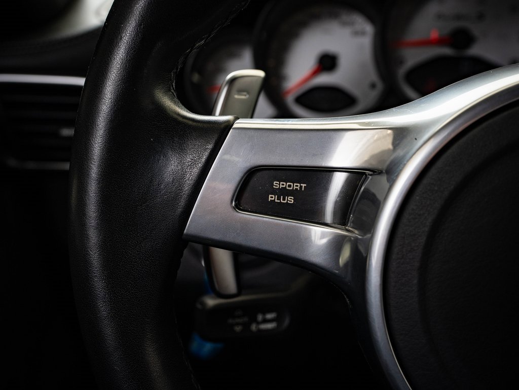 Used 2012 Porsche 911 Turbo S image 30