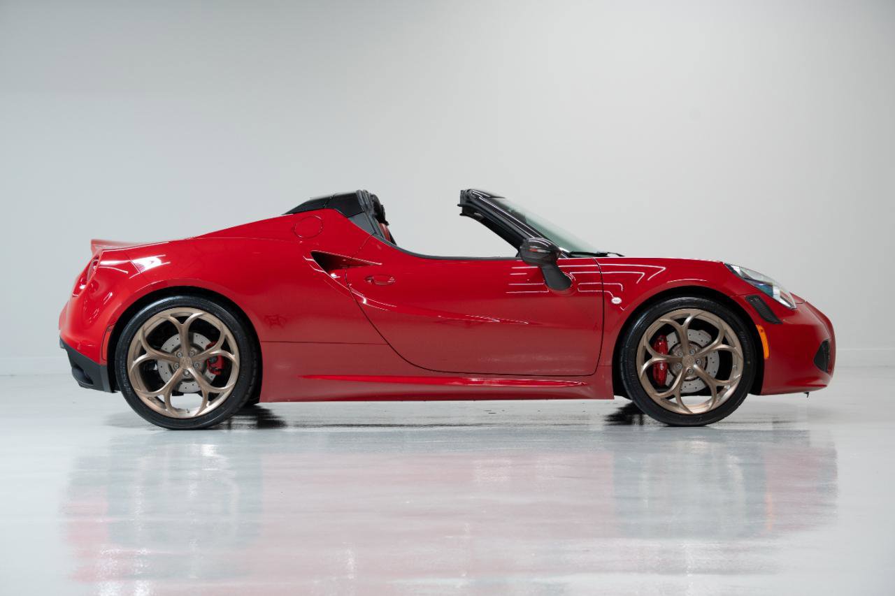 Used 2018 Alfa Romeo 4C Spider image 4