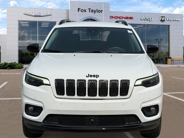 Certified 2023 Jeep Cherokee Altitude Lux AWD/4WD image 2