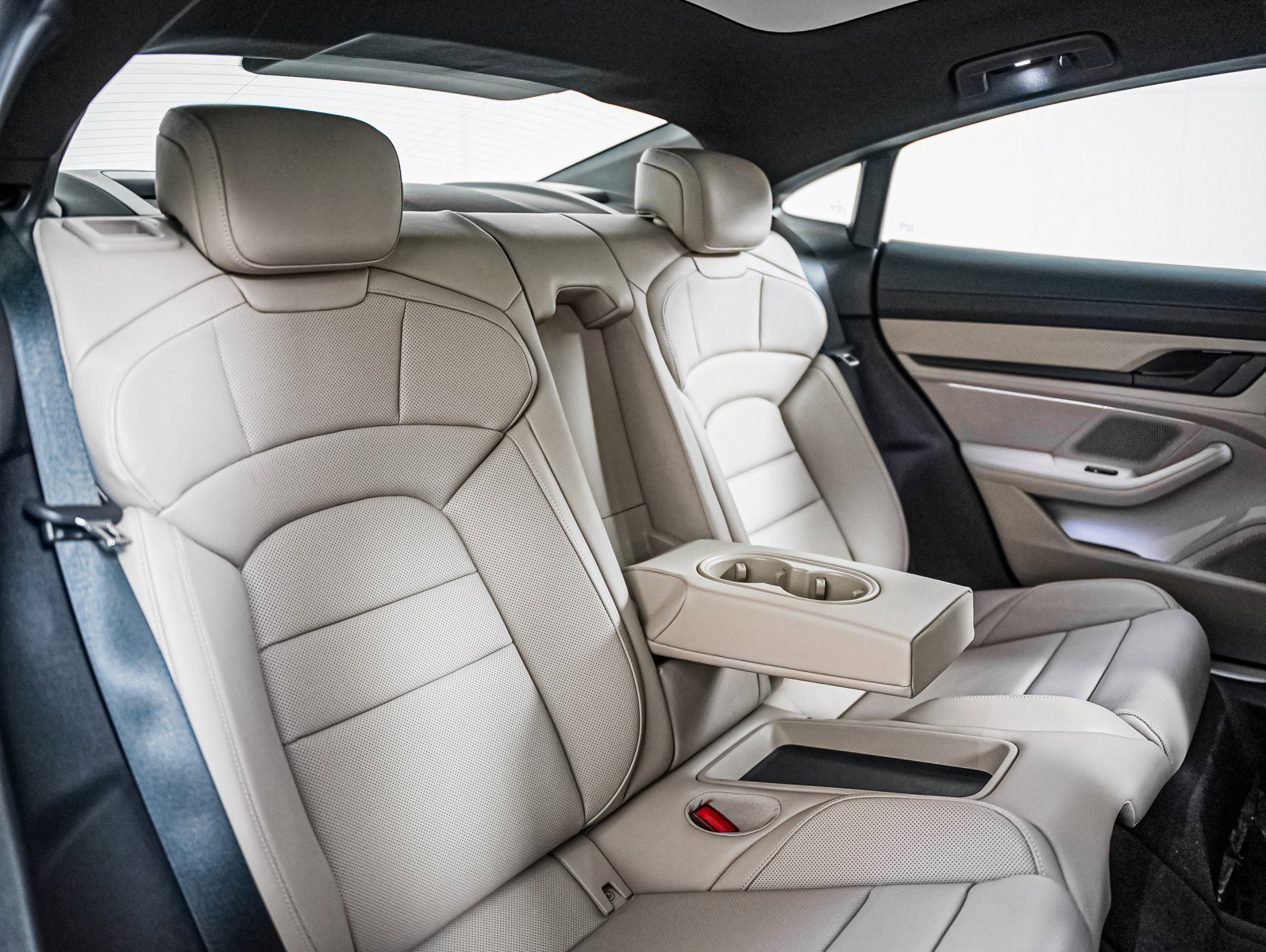 Certified 2023 Porsche Taycan 4S AWD/4WD image 6