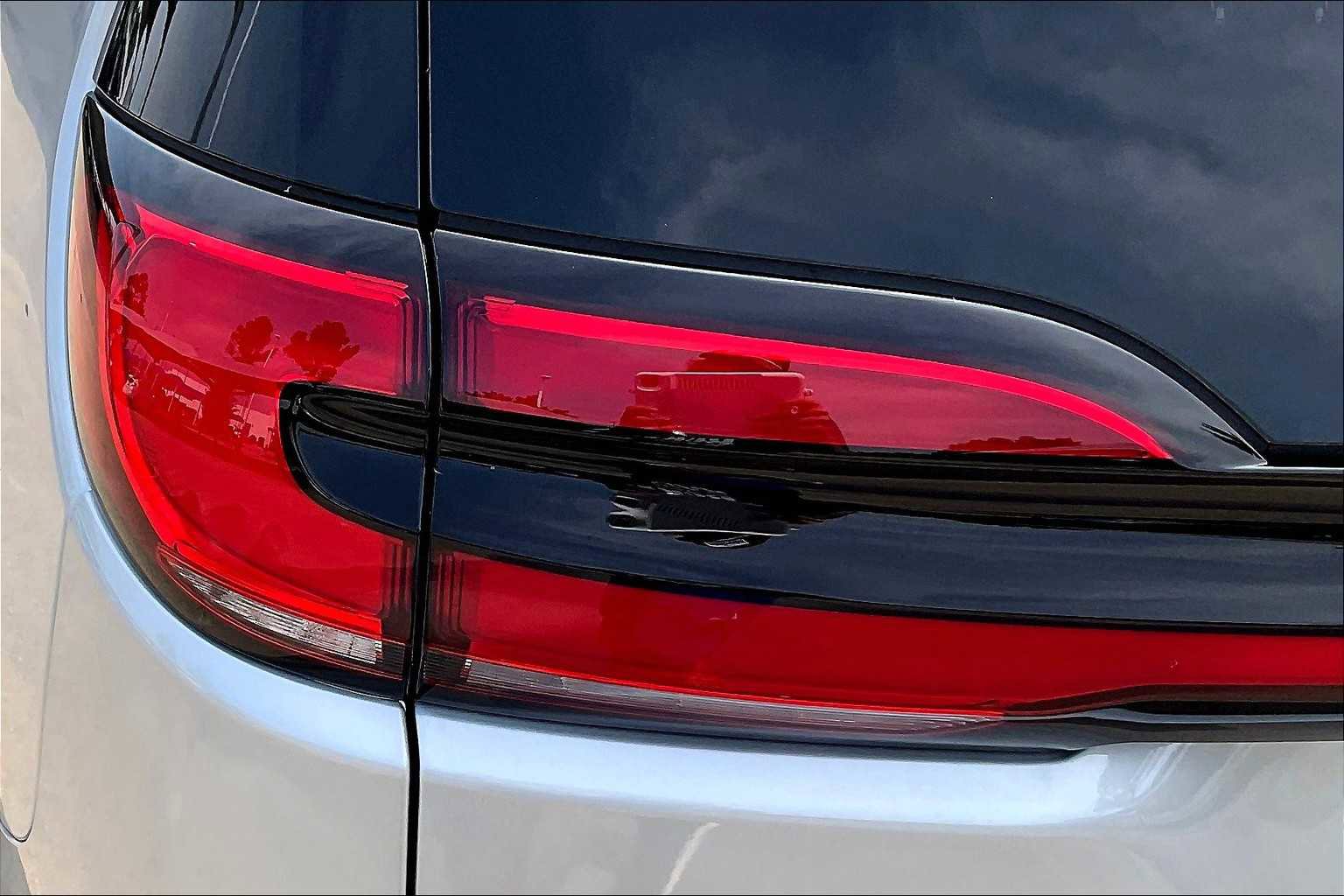 New 2026 Chrysler Pacifica Limited w/ S Appearance Package image 14