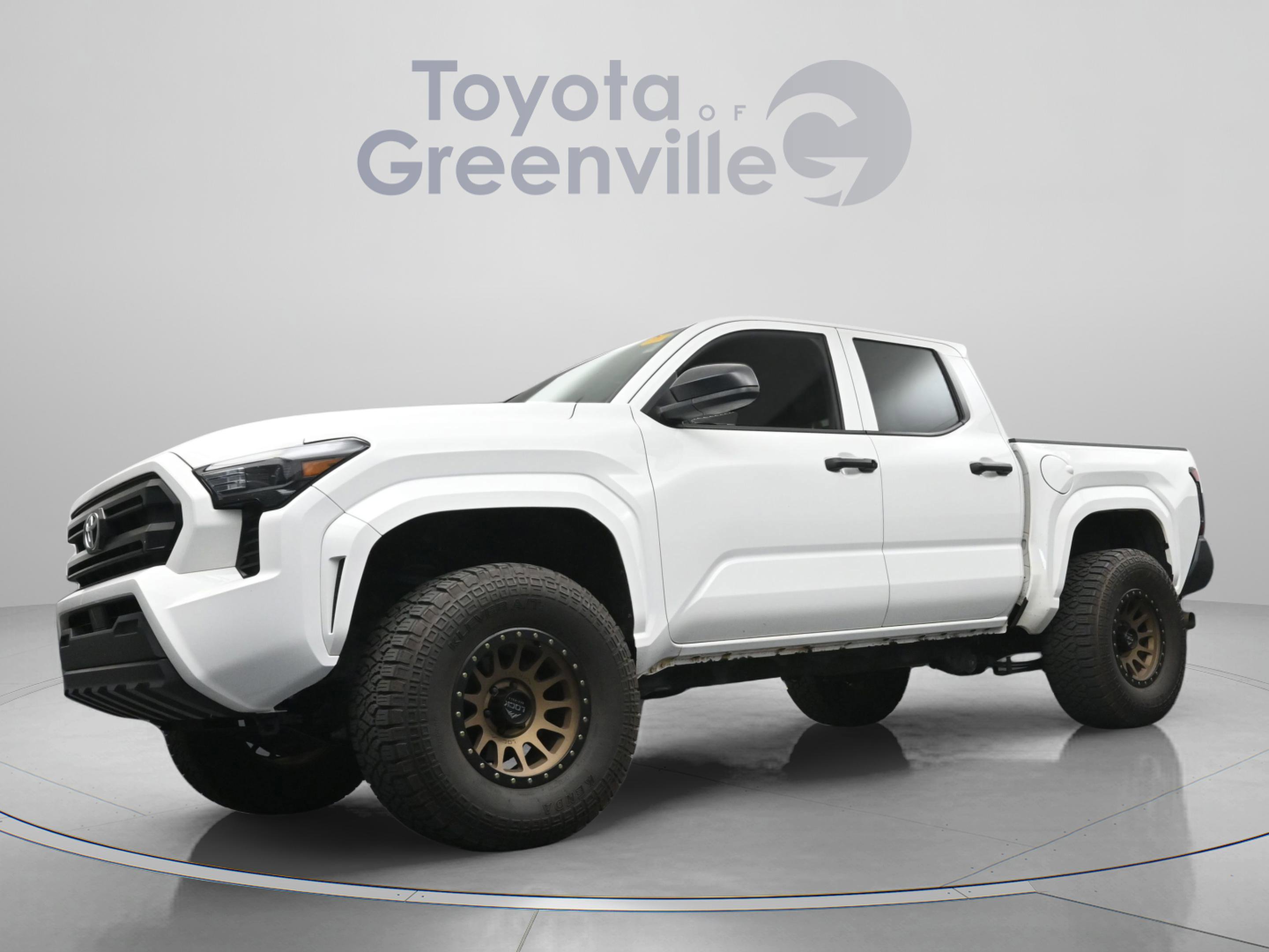 Used 2024 Toyota Tacoma SR AWD/4WD image 2
