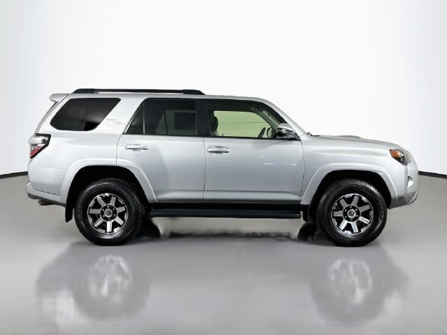Used 2024 Toyota 4Runner TRD Off-Road Premium AWD/4WD image 9
