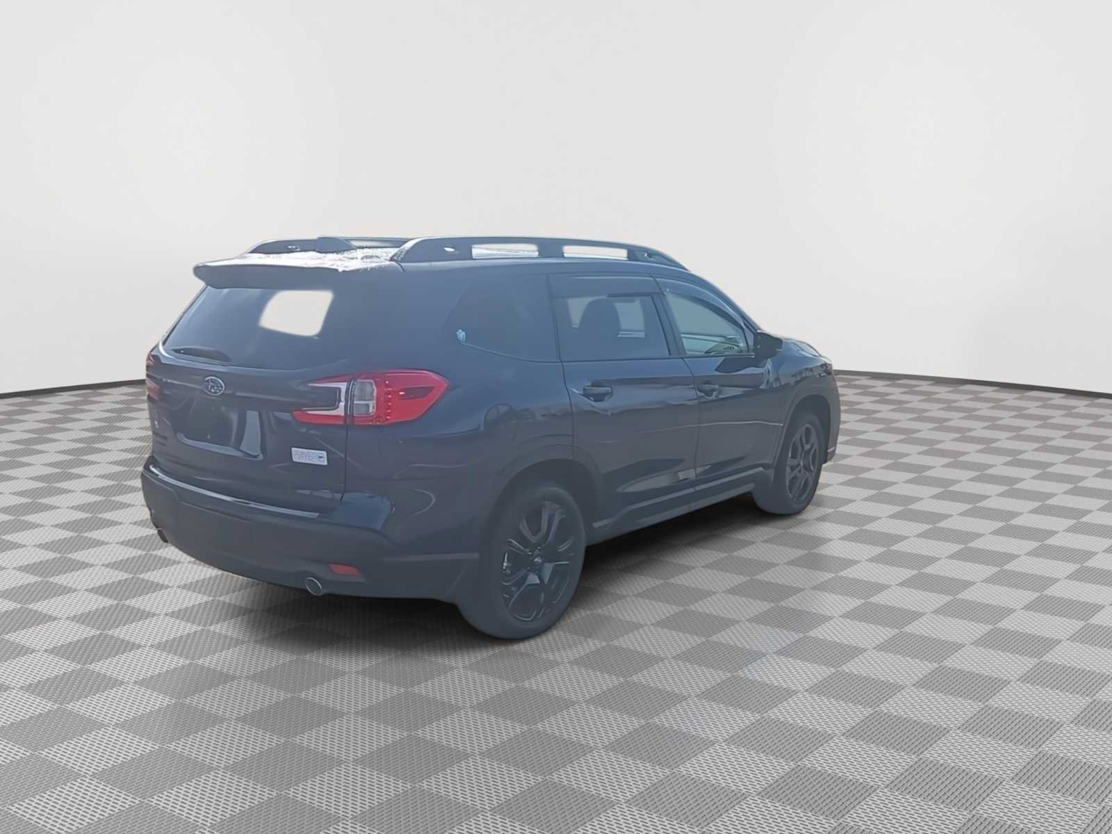 Used 2025 Subaru Ascent Onyx Edition w/ Onyx Package AWD/4WD image 8