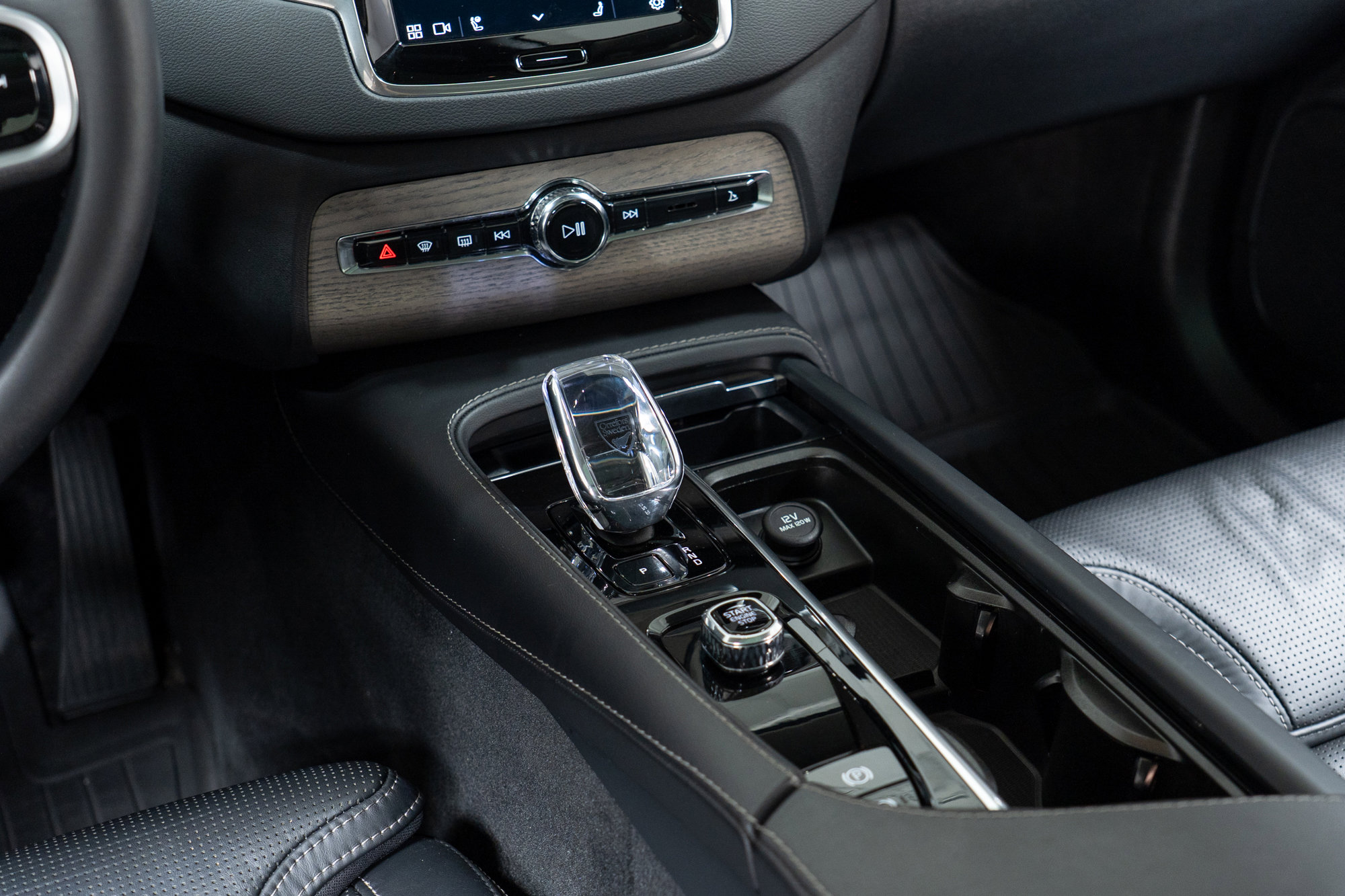 Certified 2023 Volvo XC90 B6 Ultimate w/ Protection Package Premier AWD/4WD image 20
