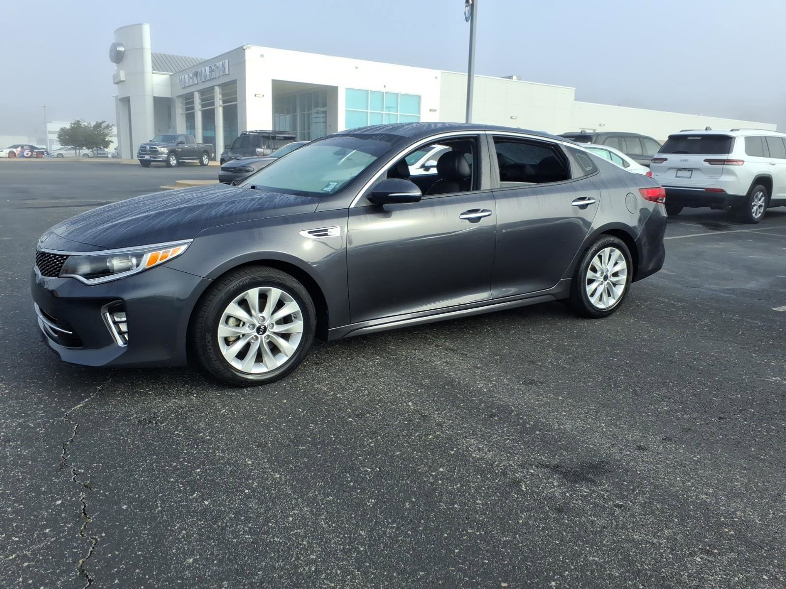 Used 2018 Kia Optima S image 3