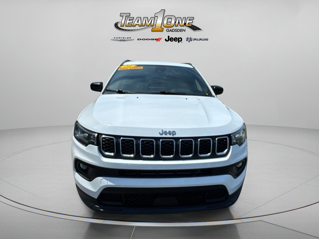 Used 2024 Jeep Compass Latitude AWD/4WD image 3