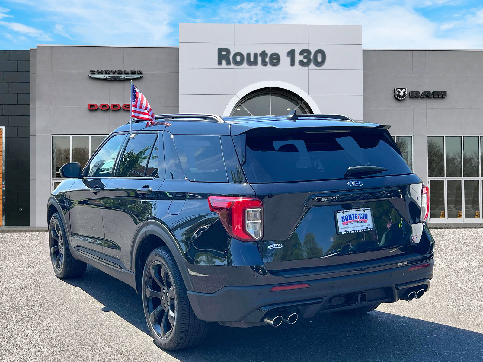 Used 2024 Ford Explorer ST w/ Equipment Group 401A AWD/4WD image 3